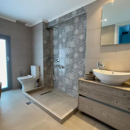 Apartment Sea Breeze Modern Studio With Balcony Haraki